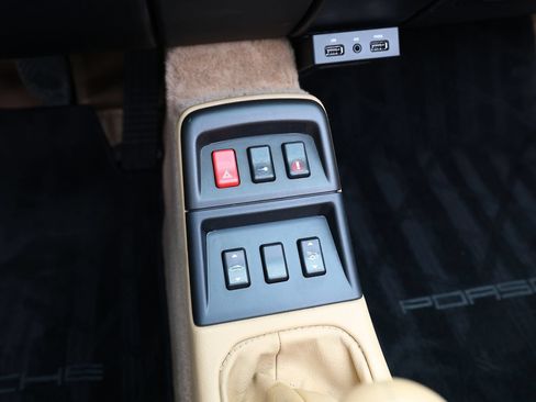 Used 1995 Porsche 911 Carrera RWD image 32