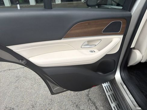 Used 2021 Mercedes-Benz GLE 350 4MATIC image 16