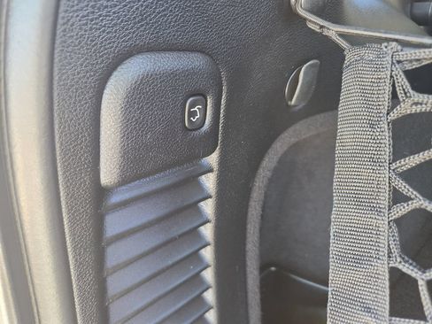 Used 2013 Jeep Grand Cherokee Overland AWD/4WD image 23