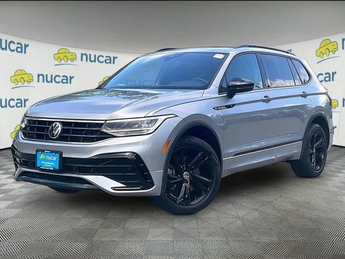 Used 2023 Volkswagen Tiguan SE R-Line AWD/4WD image 3