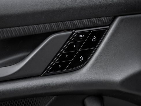Certified 2021 Porsche Taycan 4S AWD/4WD image 21