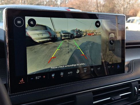 Used 2024 Lincoln Corsair AWD w/ Equipment Group 101A image 19