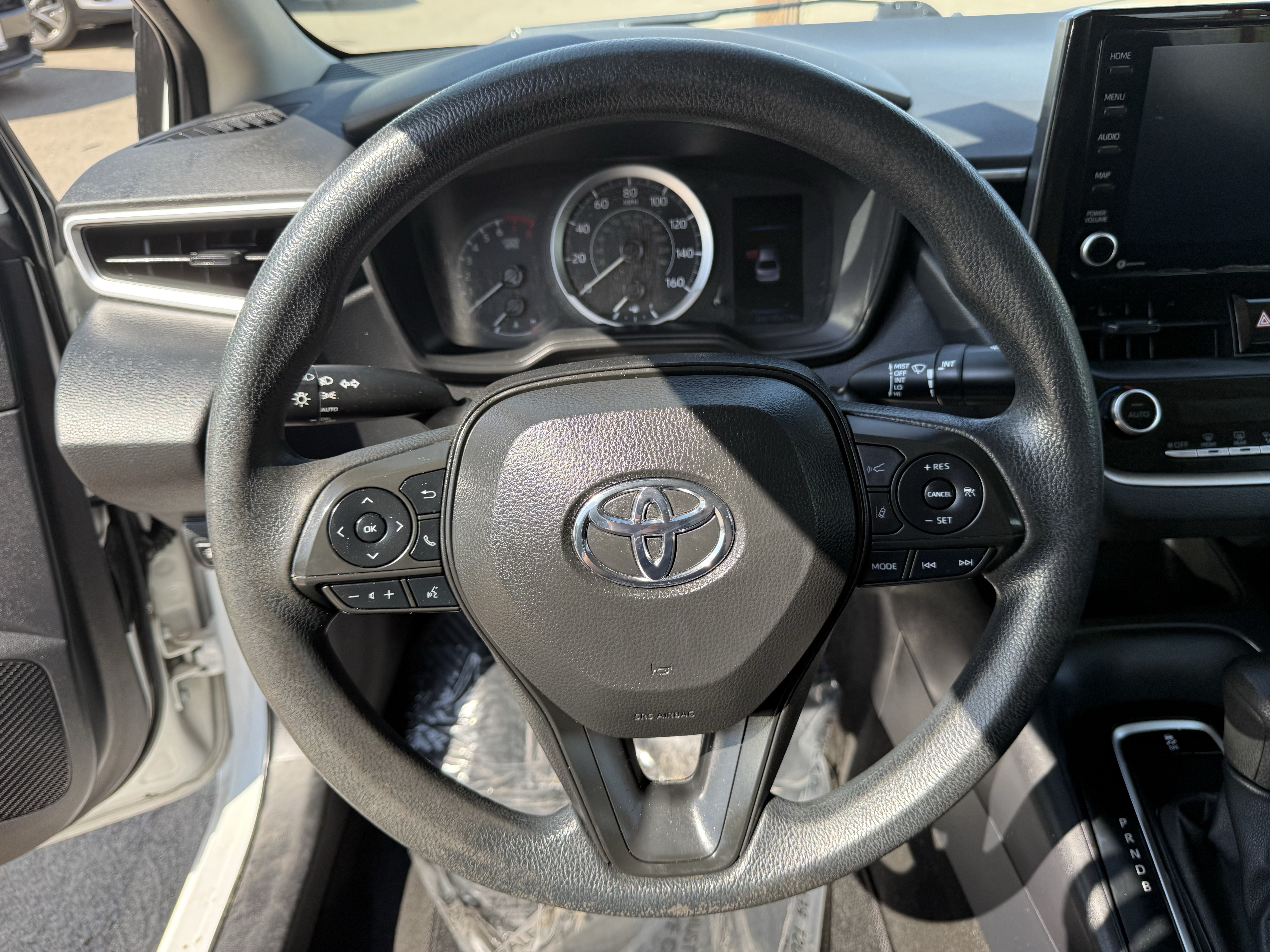 Used 2022 Toyota Corolla LE FWD image 16
