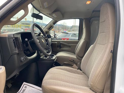 Used 2019 Chevrolet Express 2500 w/ Driver Convenience Package RWD image 9