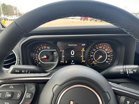 New 2026 Jeep Gladiator Sport AWD/4WD image 12
