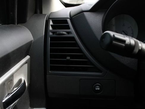 Used 2009 Chrysler Sebring LX FWD image 7