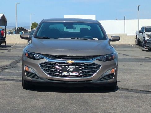 Used 2025 Chevrolet Malibu LT FWD image 3
