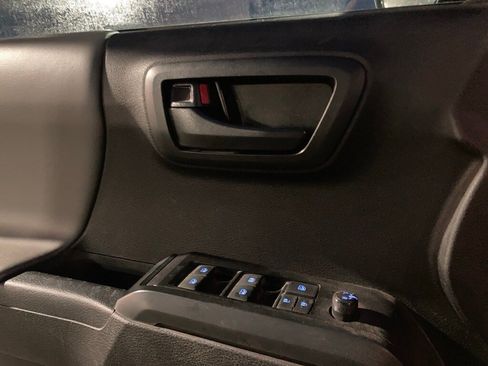 Certified 2022 Toyota Tacoma SR image 11