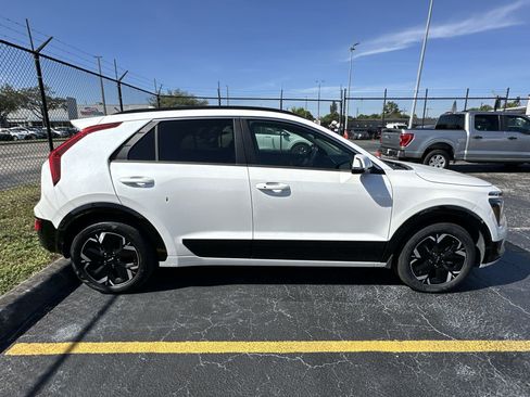 Certified 2023 Kia Niro Wind image 9