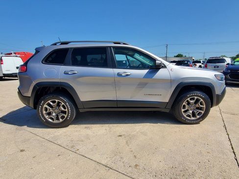 Used 2020 Jeep Cherokee Trailhawk AWD/4WD image 5