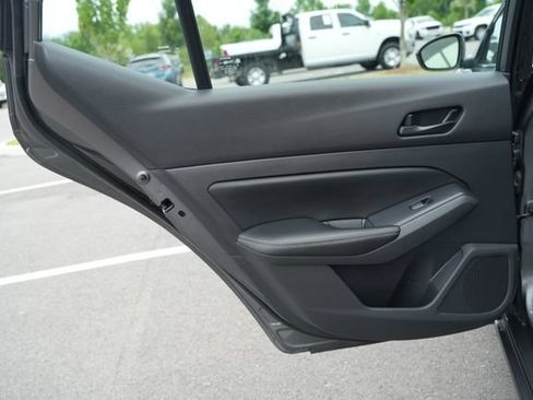 Used 2025 Nissan Altima 2.5 SV FWD image 16