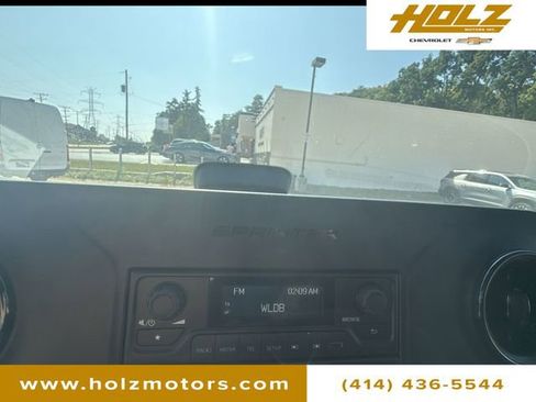 Used 2025 Mercedes-Benz Sprinter 2500 image 13