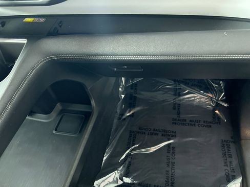 Used 2025 Toyota Sienna XLE image 34