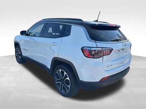 Used 2024 Jeep Compass Limited image 3