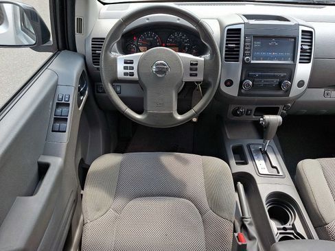 Used 2019 Nissan Frontier SV AWD/4WD image 11