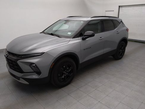 Used 2024 Chevrolet Blazer LT w/ Convenience Package FWD image 2