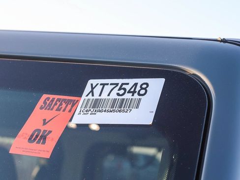 Used 2025 Jeep Wrangler Sport AWD/4WD image 30