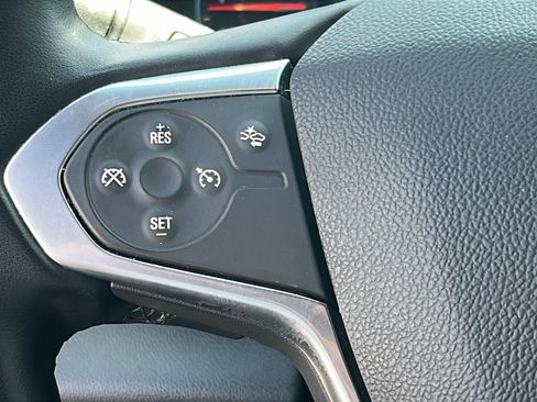 Used 2023 Chevrolet Traverse LT FWD image 16