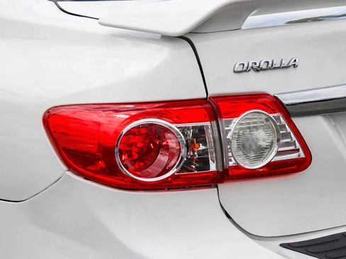 Used 2013 Toyota Corolla S FWD image 9