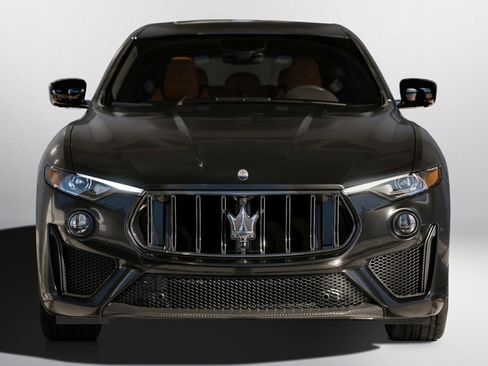 Used 2024 Maserati Levante Trofeo image 1