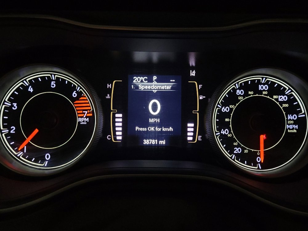 Used 2021 Jeep Cherokee Latitude FWD image 23