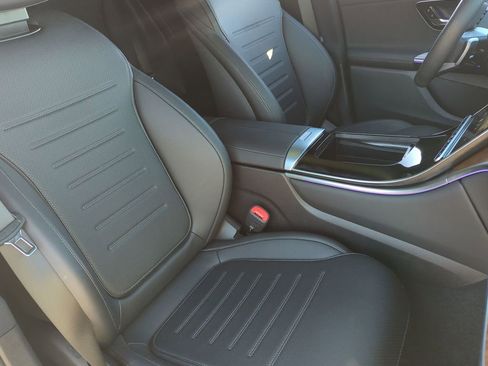 Used 2025 Mercedes-Benz GLC 300 4MATIC image 29