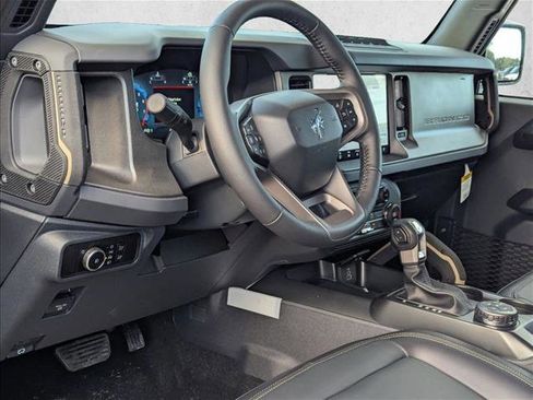 New 2026 Ford Bronco Badlands image 3