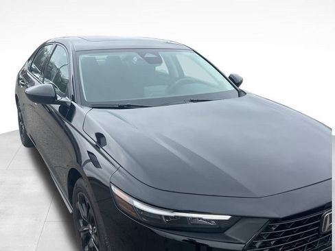 Used 2025 Honda Accord SE image 10