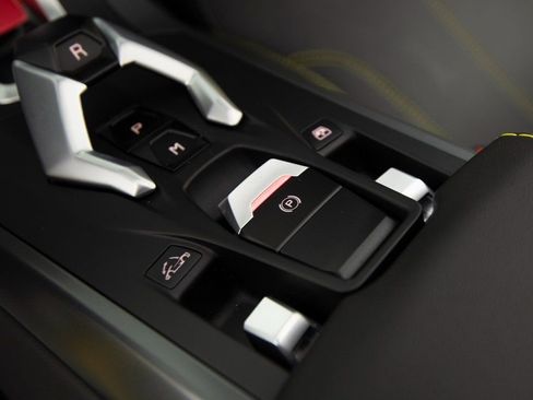 Used 2022 Lamborghini Huracan EVO image 22