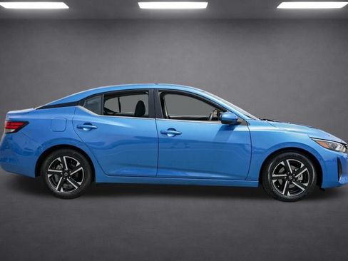 Used 2024 Nissan Sentra SV FWD image 3
