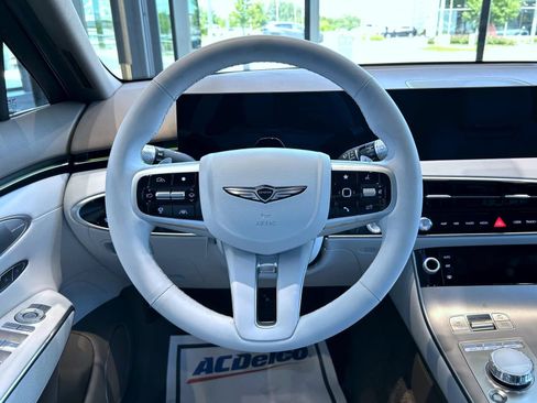 New 2026 Genesis GV70 2.5T Advanced w/ G1 Accessory Package AWD/4WD image 11