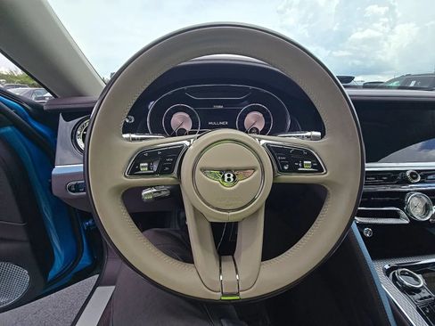 Used 2022 Bentley Flying Spur V8 AWD/4WD image 3