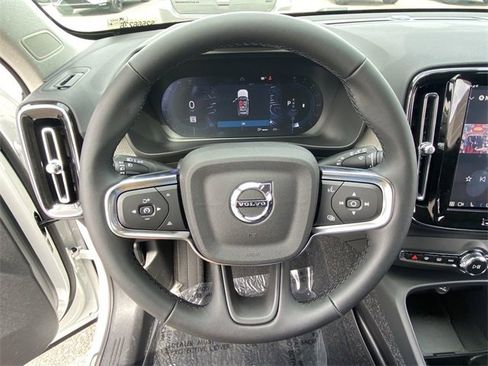 New 2025 Volvo XC40 B5 Core image 21