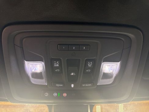 Used 2020 GMC Sierra 1500 AT4 w/ AT4 Premium Package AWD/4WD image 17