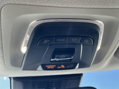 Used 2025 Toyota Corolla LE image 18