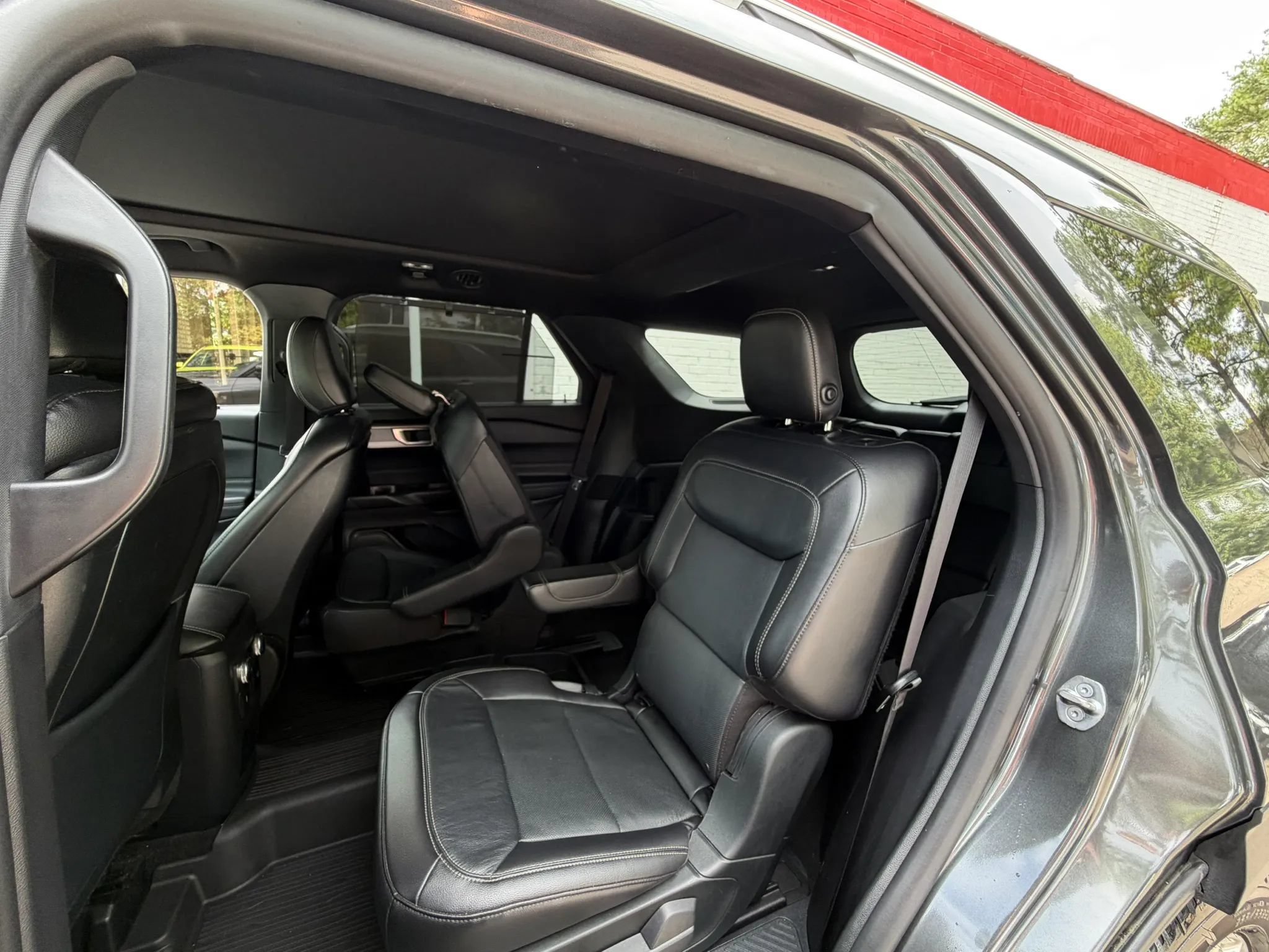 Used 2020 Ford Explorer Limited w/ Class III Trailer Tow Package AWD/4WD image 30
