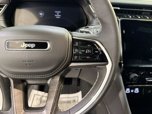 Used 2025 Jeep Grand Cherokee L Overland AWD/4WD image 15