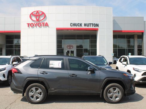 Used 2025 Toyota RAV4 XLE w/ Convenience Package image 21