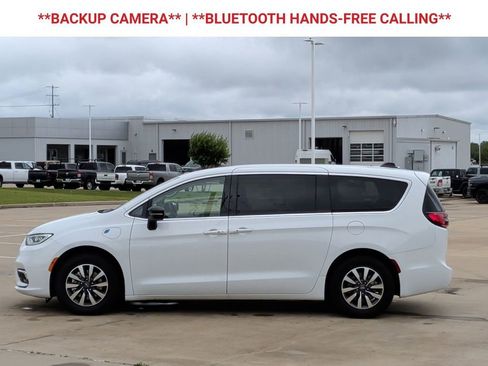 Used 2024 Chrysler Pacifica Limited FWD image 5
