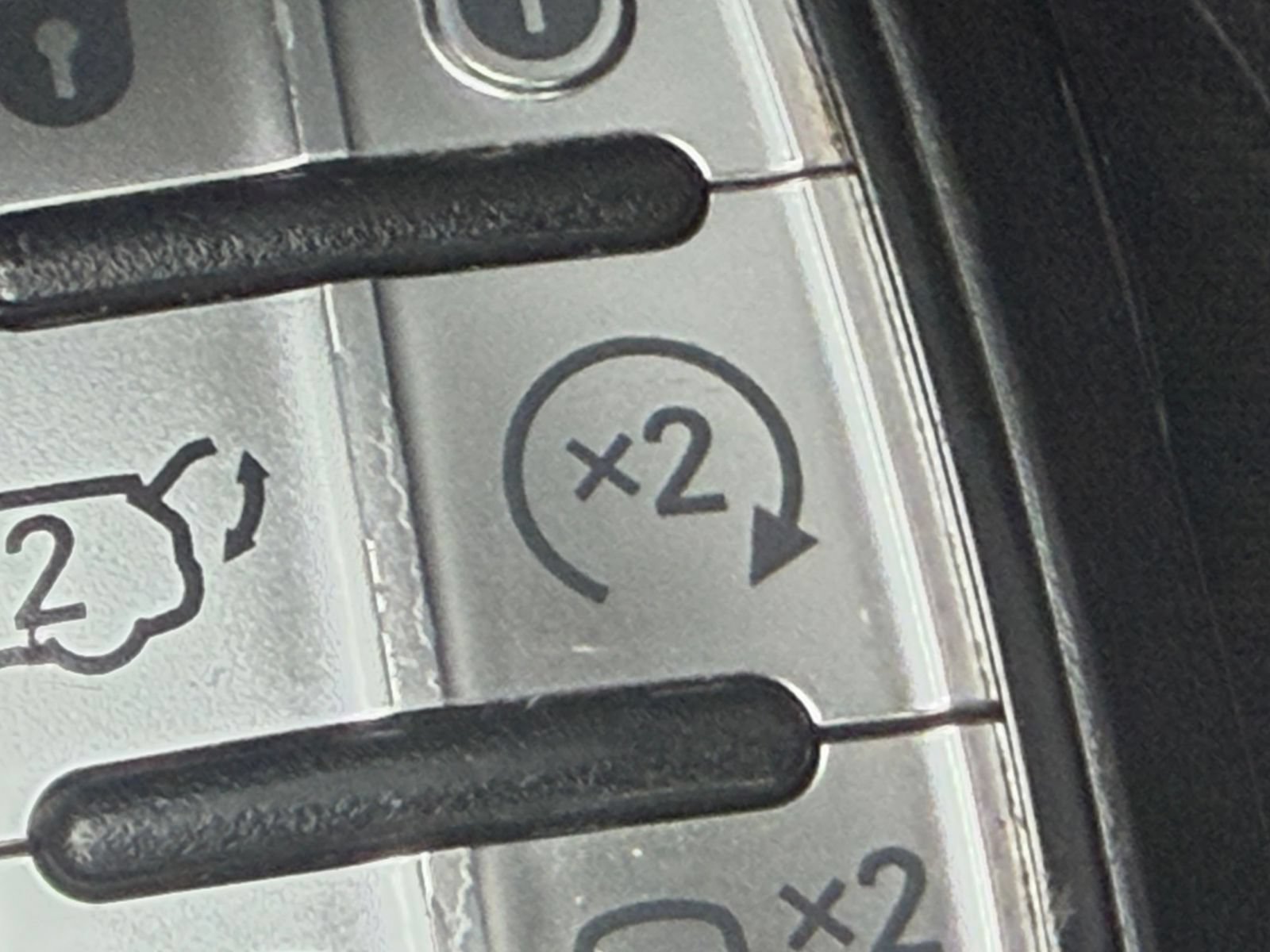 Used 2025 Chrysler Pacifica Select FWD image 26