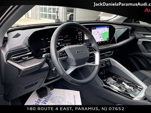 Used 2025 Audi Q5 Premium w/ Convenience Package AWD/4WD image 11