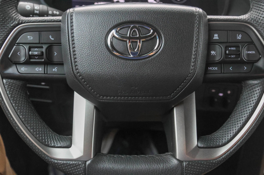 Used 2026 Toyota Tundra Limited w/ Power Package AWD/4WD image 30