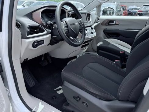 Certified 2023 Chrysler Voyager LX FWD image 20
