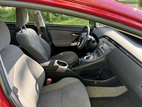 Used 2013 Toyota Prius Two FWD image 32