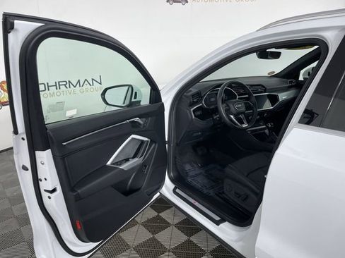 Used 2025 Audi Q3 2.0T Premium image 17