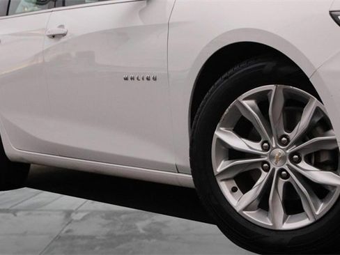 Used 2024 Chevrolet Malibu LT image 3