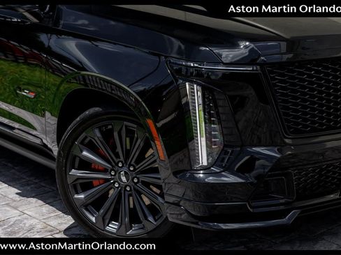 Used 2025 Cadillac Escalade V AWD/4WD image 14