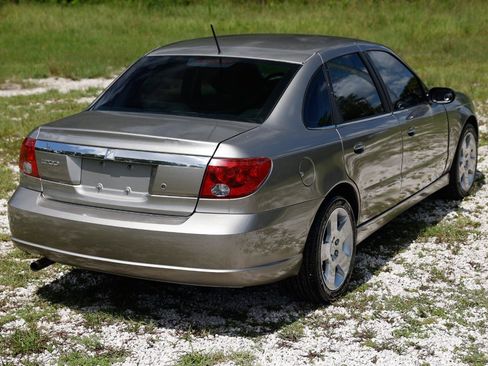 Used 2003 Saturn L-Series L200 w/ Audio Pkg I FWD image 11