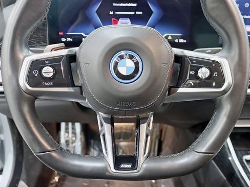 Used 2024 BMW i7 xDrive60 w/ Executive Package image 16