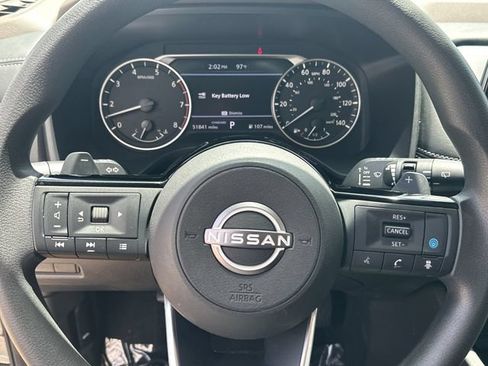 Used 2023 Nissan Rogue SV FWD image 17